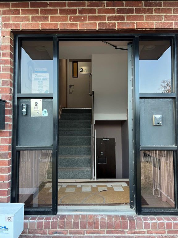 223-01 Union Turnpike, Oakland Gardens, NY 11364 — photo 4