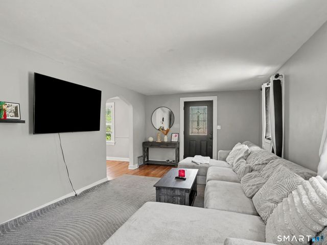 43 Glendale Road, Stratford, CT 06614