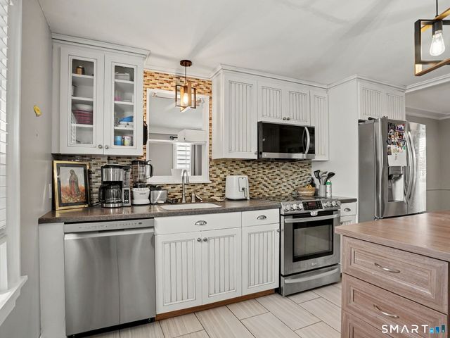 43 Glendale Road, Stratford, CT 06614