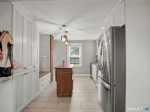 43 Glendale Road, Stratford, CT 06614