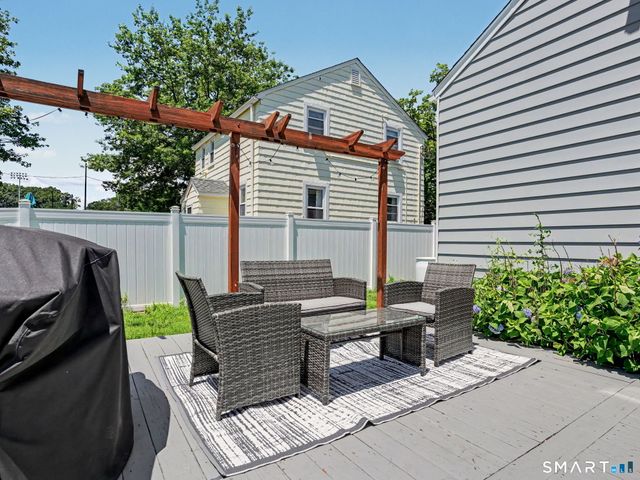 43 Glendale Road, Stratford, CT 06614