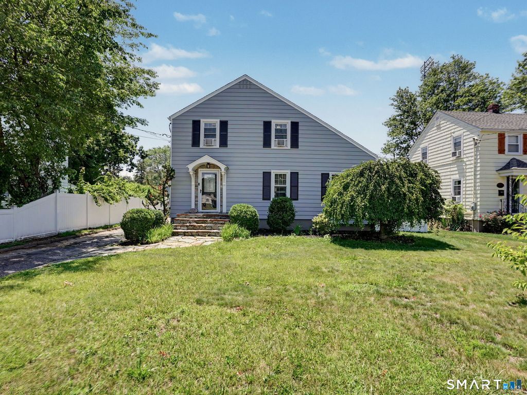 43 Glendale Road, Stratford, CT 06614