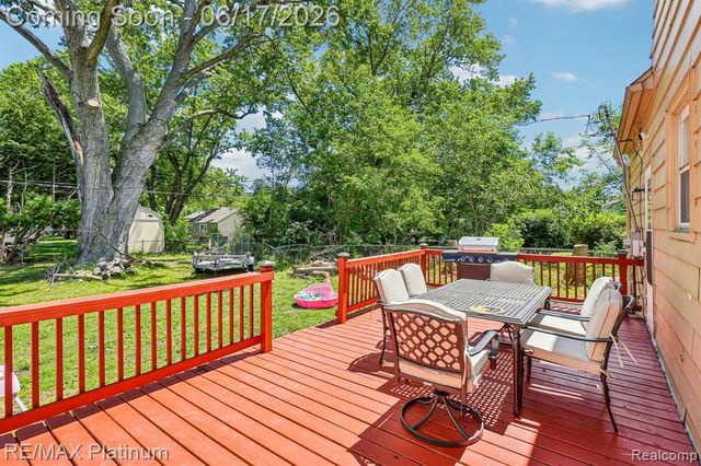 18440 Floral Street, Livonia, MI 48152