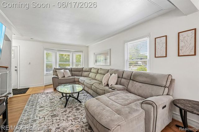 18440 Floral Street, Livonia, MI 48152