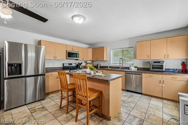 18440 Floral Street, Livonia, MI 48152