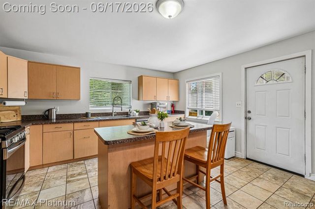 18440 Floral Street, Livonia, MI 48152