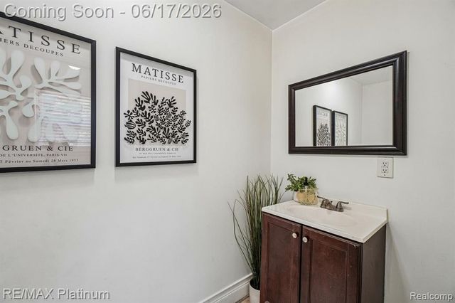 18440 Floral Street, Livonia, MI 48152