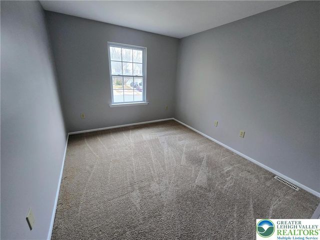 1578 Pinewind Drive, Lower Macungie Twp, PA 18011