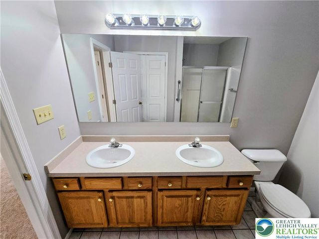 1578 Pinewind Drive, Lower Macungie Twp, PA 18011