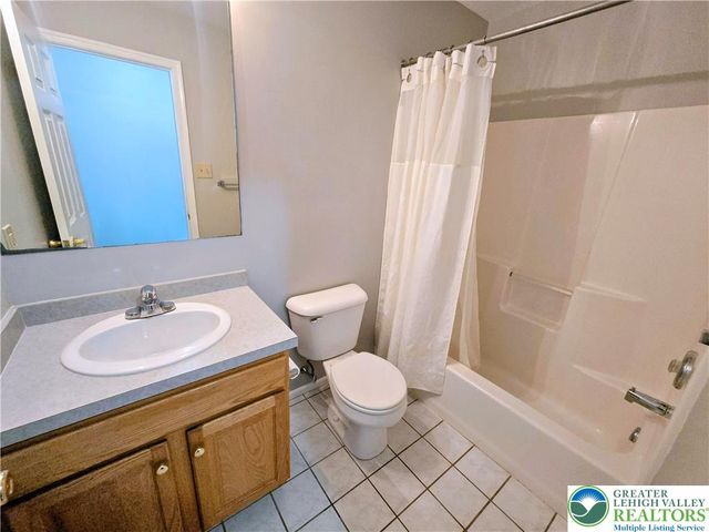 1578 Pinewind Drive, Lower Macungie Twp, PA 18011