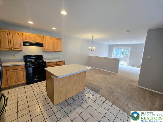 1578 Pinewind Drive, Lower Macungie Twp, PA 18011