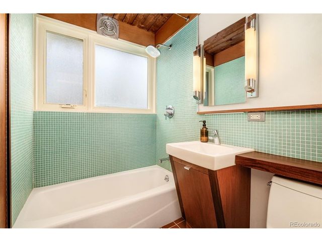 1431 E Dartmouth Ave, Englewood, CO 80113