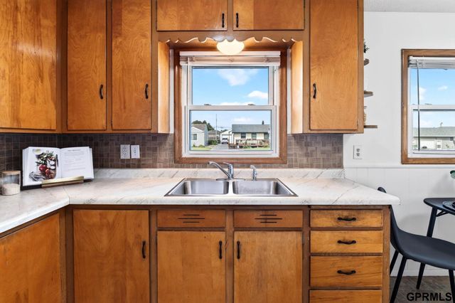 4713 S 53 Street, Omaha, NE 68117