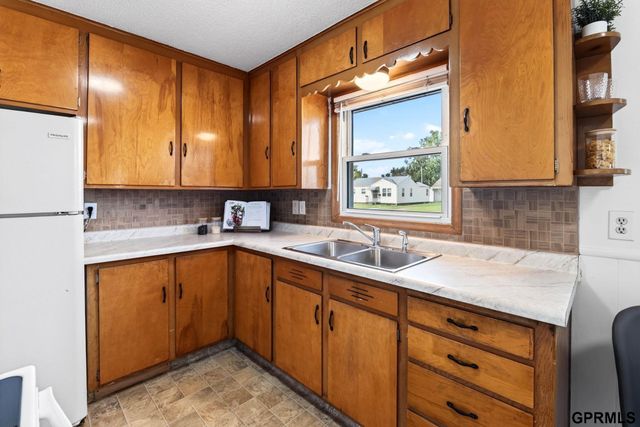 4713 S 53 Street, Omaha, NE 68117