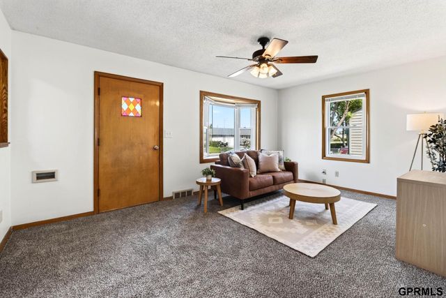 4713 S 53 Street, Omaha, NE 68117