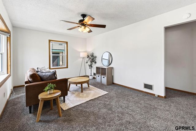 4713 S 53 Street, Omaha, NE 68117