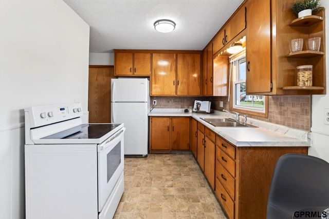 4713 S 53 Street, Omaha, NE 68117