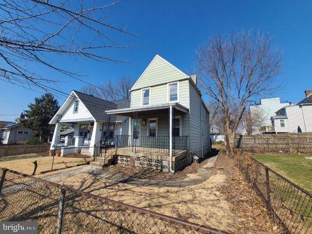 1040 EVARTS ST NE, Washington, DC 20018