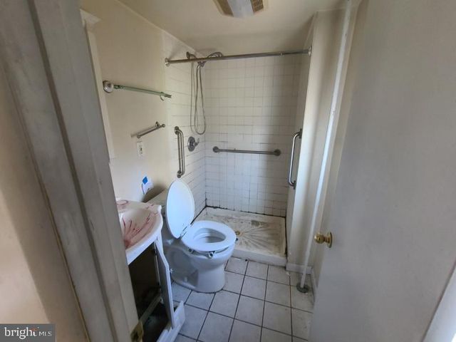 1040 EVARTS ST NE, Washington, DC 20018