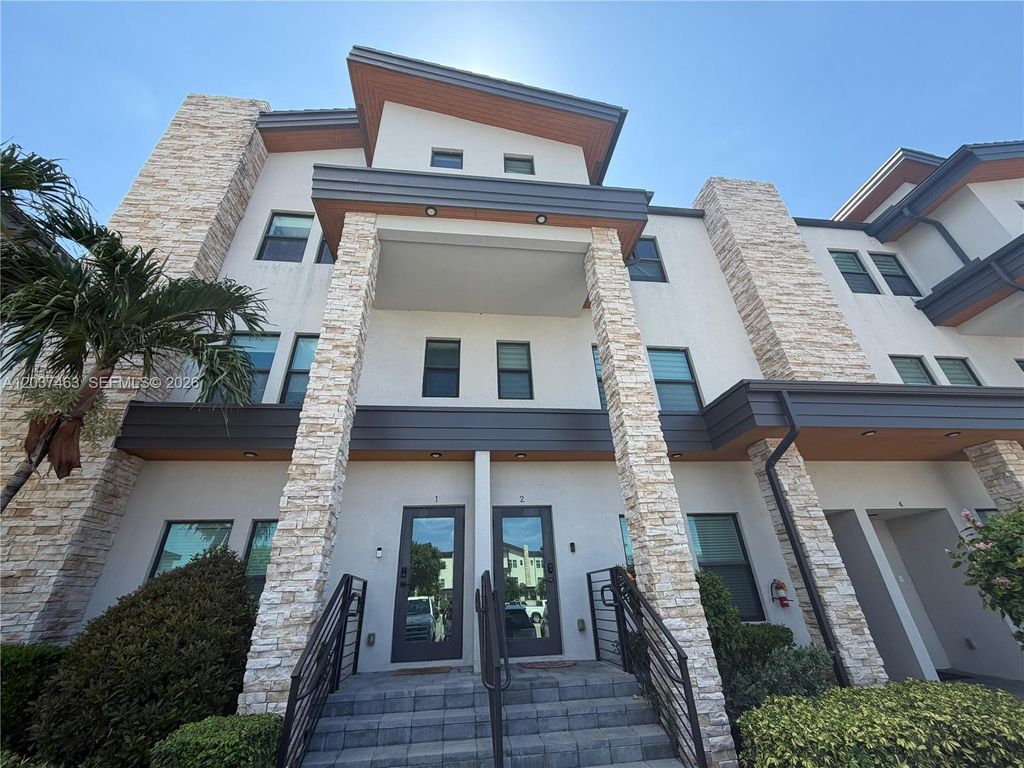 10467 NW 82nd St 2, Doral, FL 33178