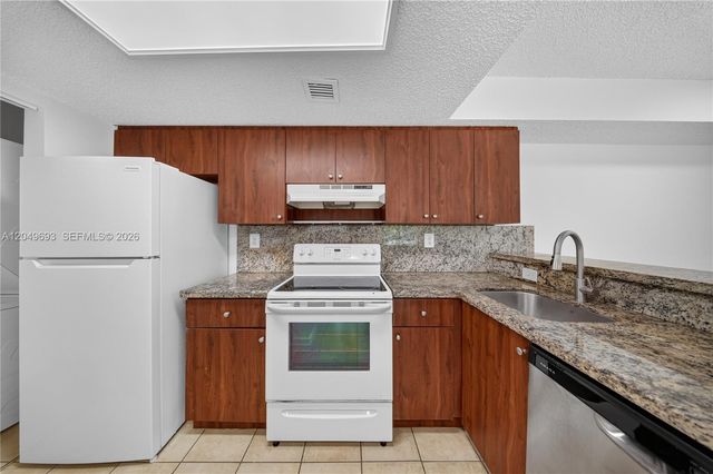 7195 NW 179th Street 109, Hialeah, FL 33015