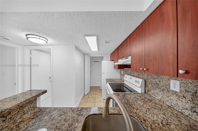 7195 NW 179th Street 109, Hialeah, FL 33015