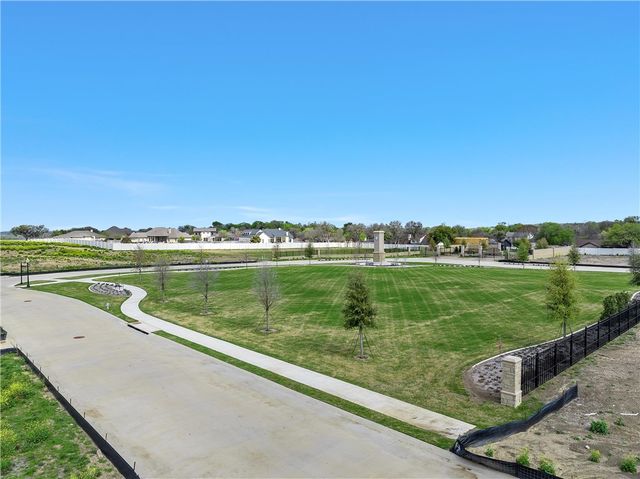 19 Pinehurst Drive, Woodway, TX 76712