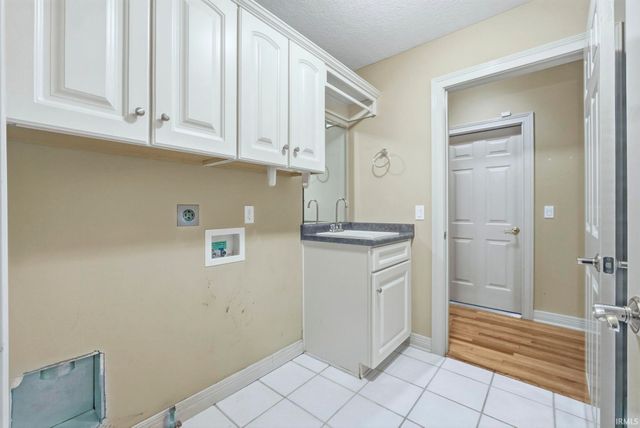 2001 Calais Road, Fort Wayne, IN 46814