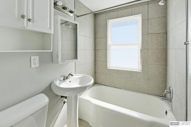 4125-4131 Valley Street, Omaha, NE 68105