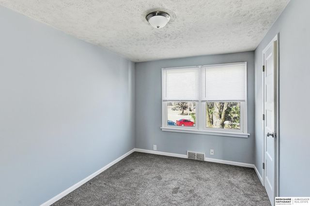 4125-4131 Valley Street, Omaha, NE 68105