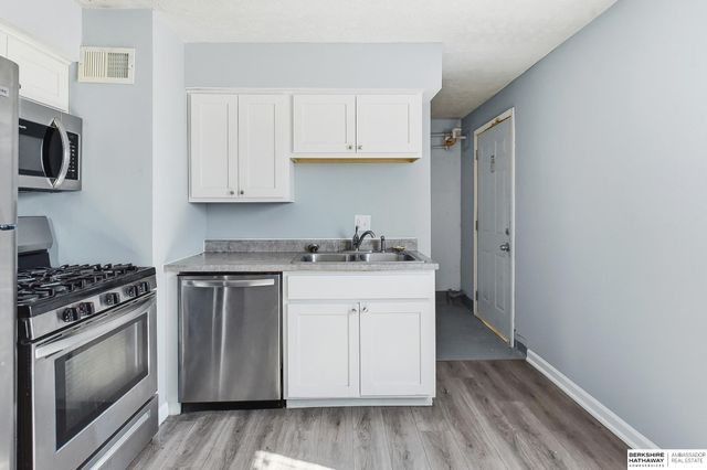 4125-4131 Valley Street, Omaha, NE 68105