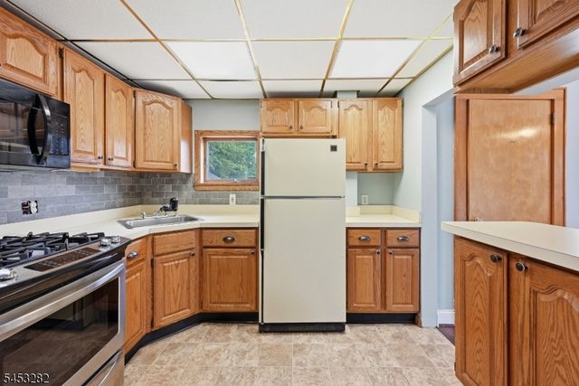 624 Britton St, Elizabeth City, NJ 07202