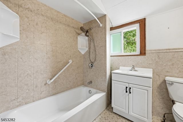624 Britton St, Elizabeth City, NJ 07202