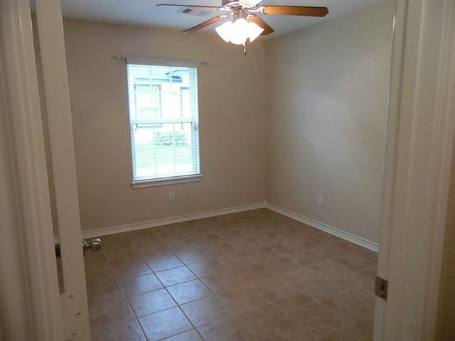200 W Worsham Street, Willis, TX 77378