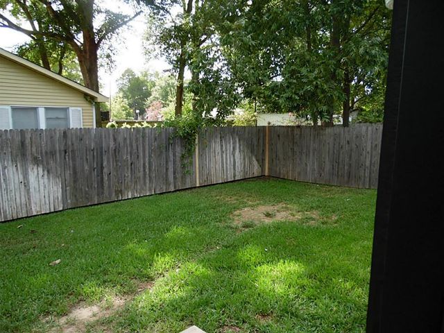 200 W Worsham Street, Willis, TX 77378