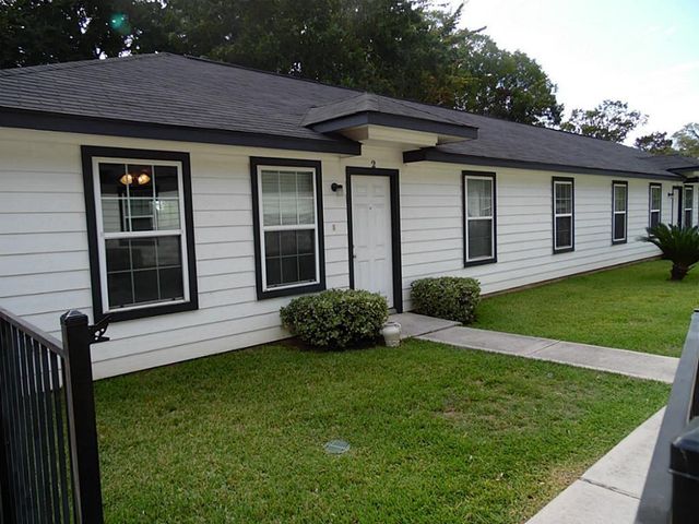 200 W Worsham Street, Willis, TX 77378