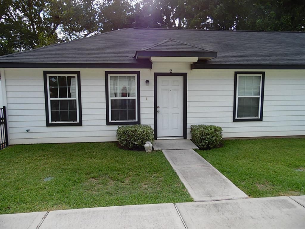 200 W Worsham Street, Willis, TX 77378