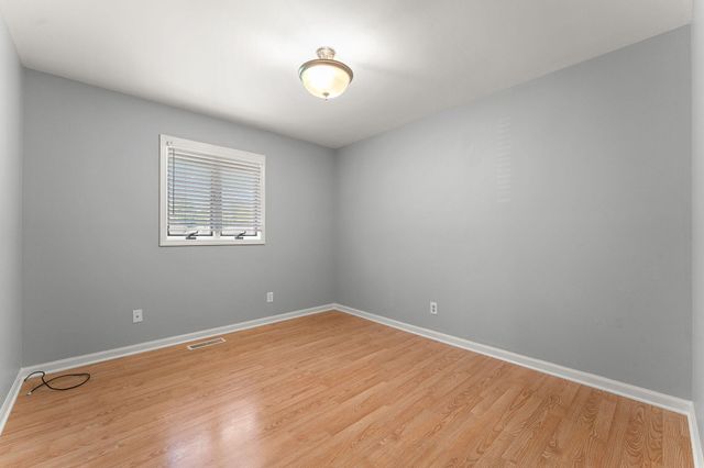 6880 W 84th Place, Crown Point, IN 46307