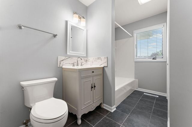 6880 W 84th Place, Crown Point, IN 46307