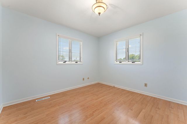 6880 W 84th Place, Crown Point, IN 46307