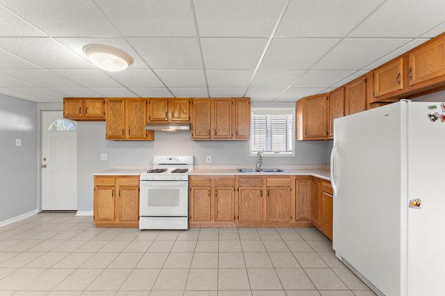 6880 W 84th Place, Crown Point, IN 46307