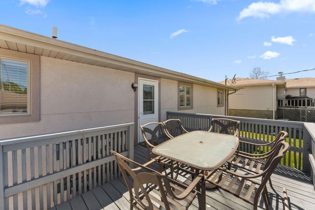 6880 W 84th Place, Crown Point, IN 46307