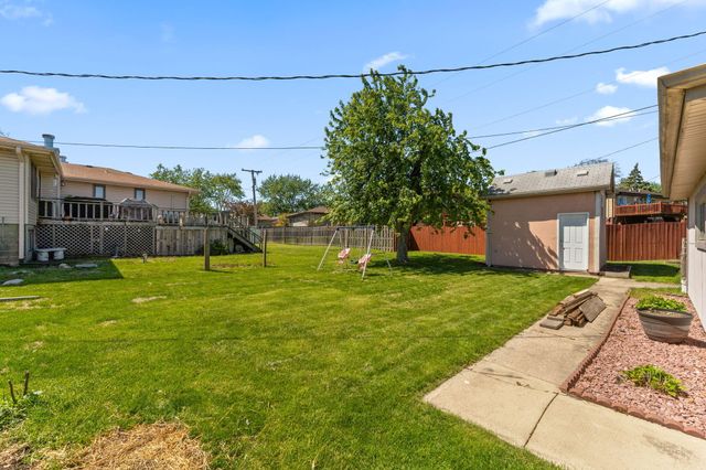 6880 W 84th Place, Crown Point, IN 46307