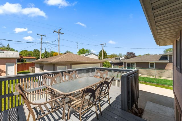 6880 W 84th Place, Crown Point, IN 46307