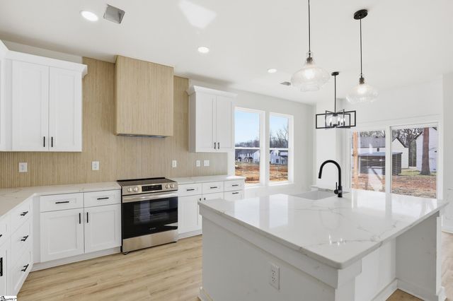 174 Buncombe Street, Woodruff, SC 29388