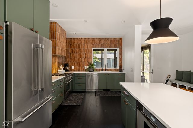 1137 E 10th Street, Indianapolis, IN 46202