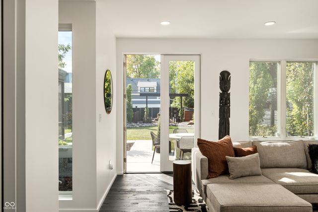 1137 E 10th Street, Indianapolis, IN 46202