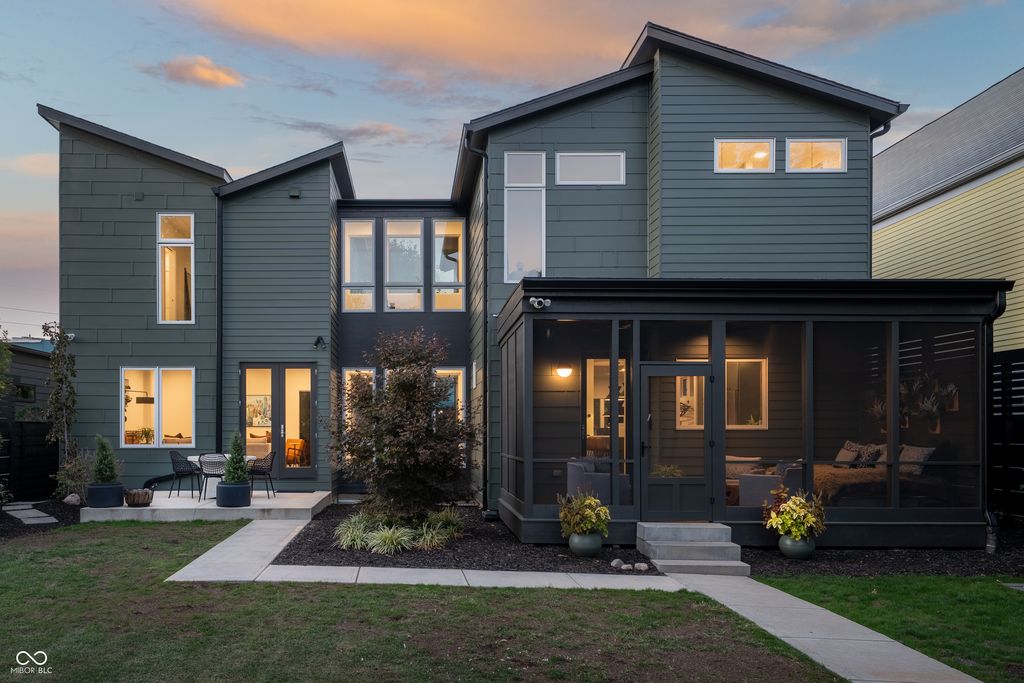 1137 E 10th Street, Indianapolis, IN 46202