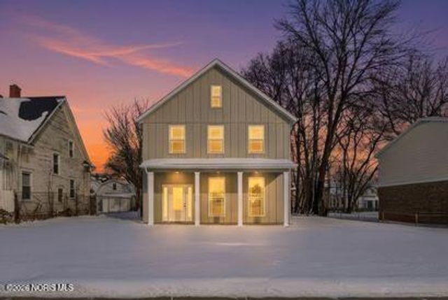 916 Fernwood Avenue, Toledo, OH 43607