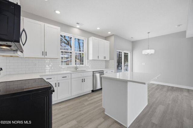 916 Fernwood Avenue, Toledo, OH 43607